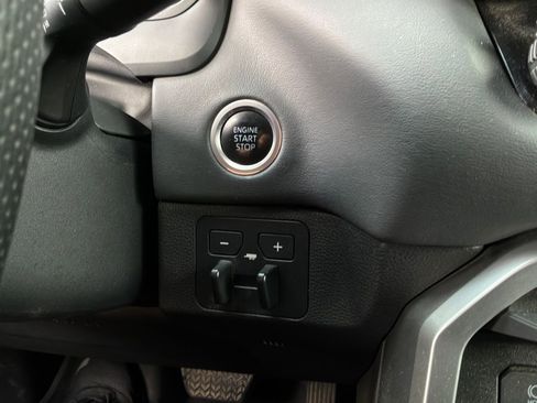 Used 2023 Toyota Tundra Platinum image 33