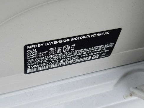 Used 2025 BMW 330i xDrive Sedan w/ Premium Package AWD/4WD image 27