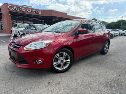 Used 2012 Ford Focus SE FWD image 1