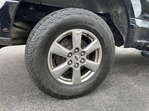 Used 2019 Ford F150 XLT w/ Equipment Group 302A Luxury AWD/4WD image 9