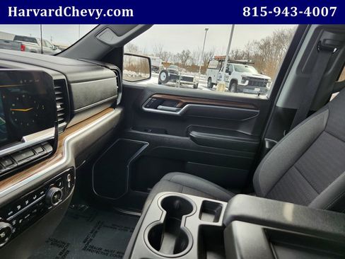 Used 2025 Chevrolet Silverado 1500 LT image 14