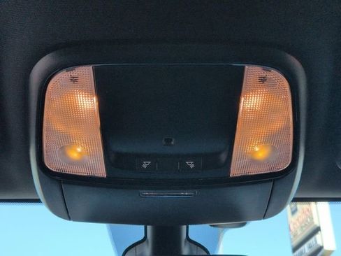 Used 2024 Dodge Durango SXT image 32