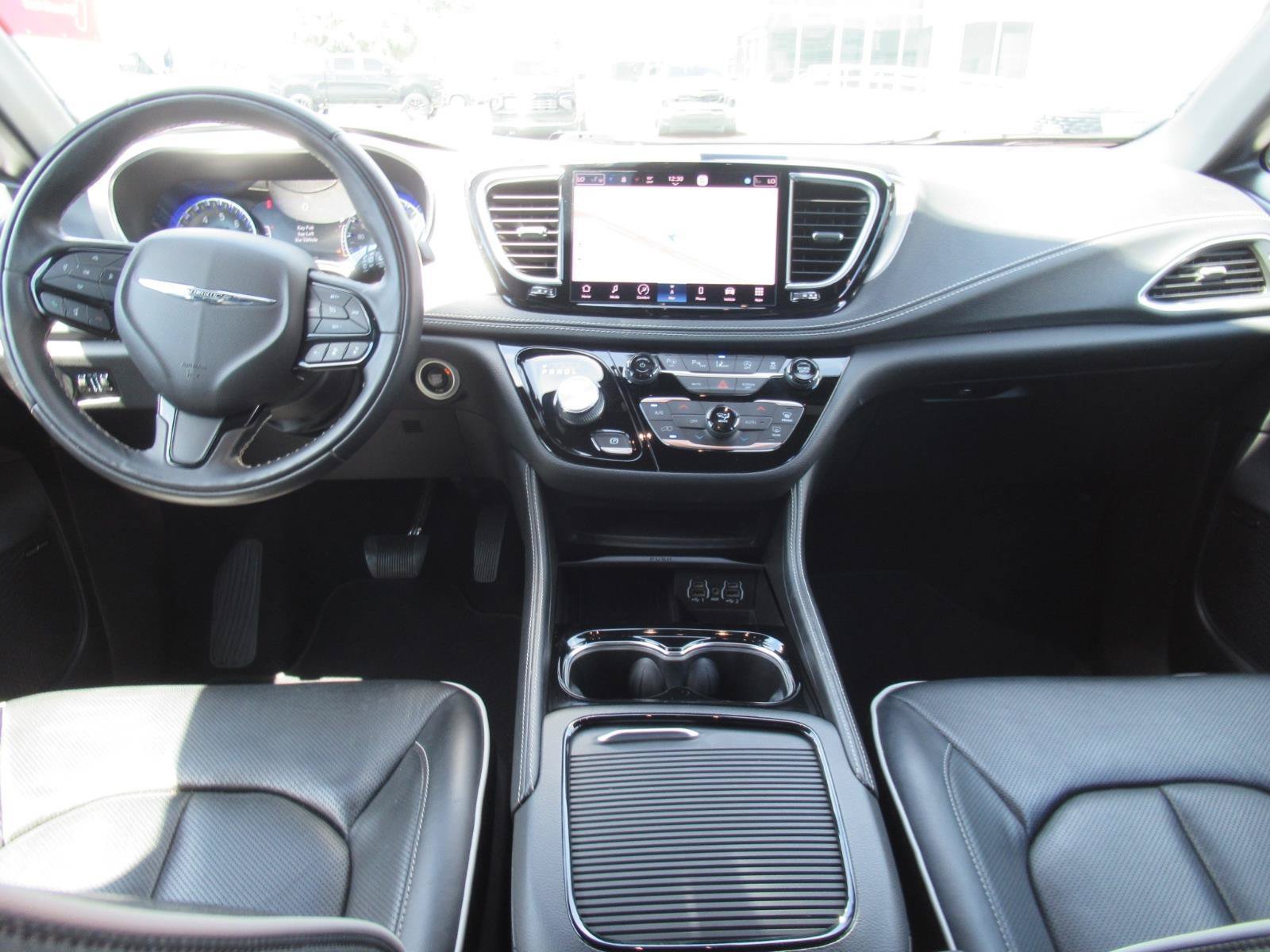 Used 2022 Chrysler Pacifica Limited w/ S Appearance Package FWD image 12