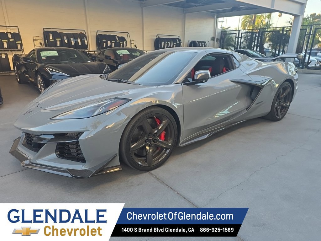 Used 2024 Chevrolet Corvette Z06 w/ Z07 Performance Package RWD image 3