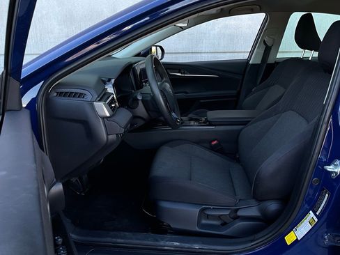 Used 2025 Toyota Camry LE image 10