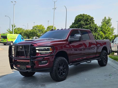 Used 2024 RAM 2500 Laramie w/ Night Edition AWD/4WD image 3