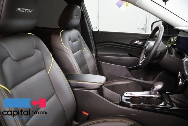 Used 2025 Chevrolet Trax ACTIV w/ Sunroof Package FWD image 27
