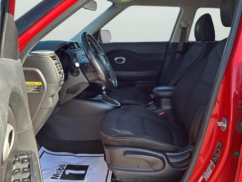 Used 2016 Kia Soul + w/ Designer's Package FWD image 17
