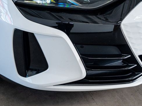 Used 2024 Audi e-tron GT Prestige image 19