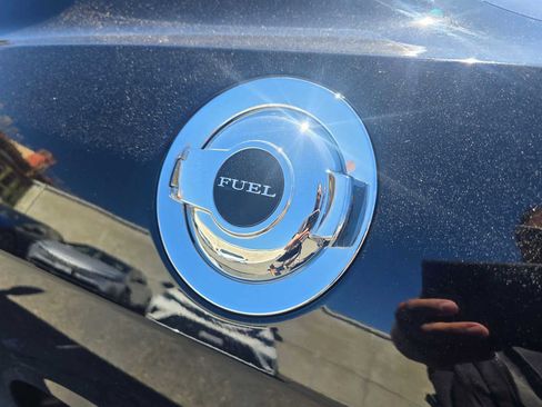 Used 2018 Dodge Challenger SXT RWD image 16