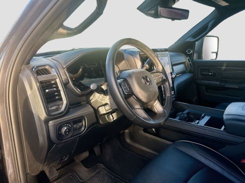 Used 2024 RAM 2500 Limited image 9