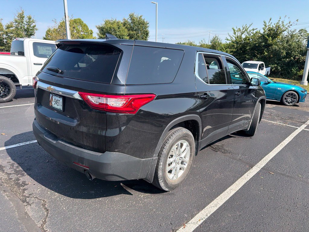 Used 2021 Chevrolet Traverse LS w/ LPO, Floor Liner Package FWD image 5