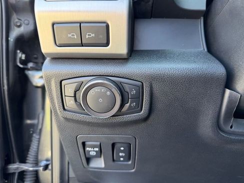 Used 2019 Ford F150 Platinum image 11