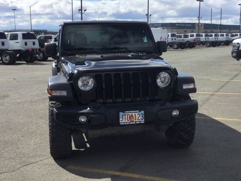 Certified 2020 Jeep Wrangler Unlimited Willys image 3