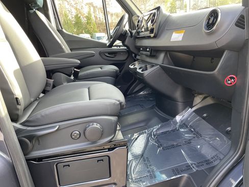 New 2025 Mercedes-Benz Sprinter 2500 image 39