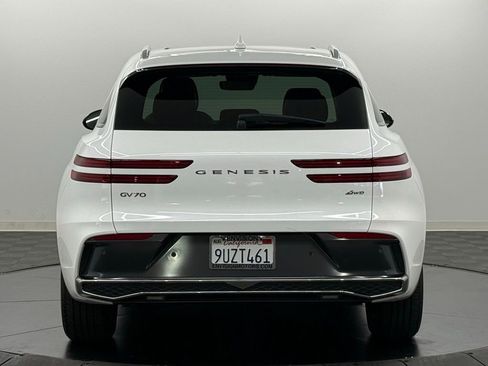Used 2026 Genesis GV70 2.5T Select image 8