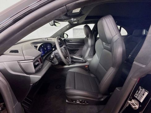 New 2025 Porsche Macan Turbo Electric image 5
