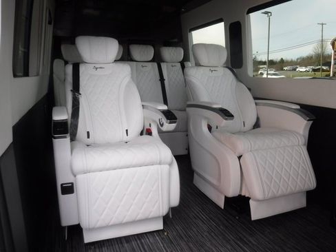 Used 2023 Mercedes-Benz Sprinter 3500 w/ Parking Package image 59