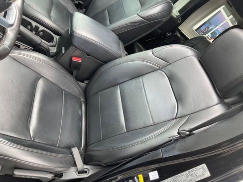 Used 2023 Jeep Wrangler Unlimited Sahara AWD/4WD image 19