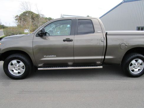 Used 2013 Toyota Tundra 4x4 Double Cab w/ TRD Off-Road Pkg image 2