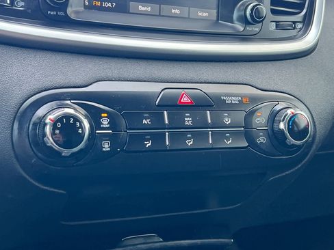 Used 2019 Kia Sorento L image 21