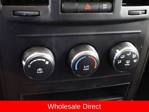 Used 2010 Dodge Grand Caravan SE image 18