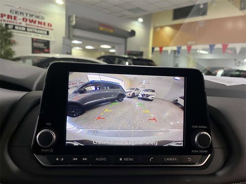 Used 2025 Nissan Rogue SV image 19