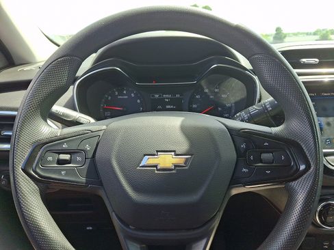 Used 2023 Chevrolet TrailBlazer LT w/ Convenience Package AWD/4WD image 19