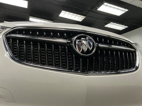 Used 2022 Buick Encore Preferred w/ Safety Package image 2