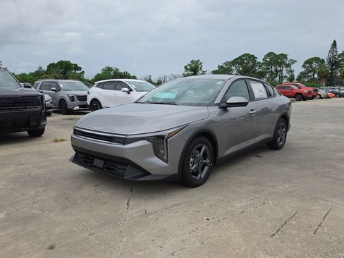 New 2026 Kia K4 FWD image 4
