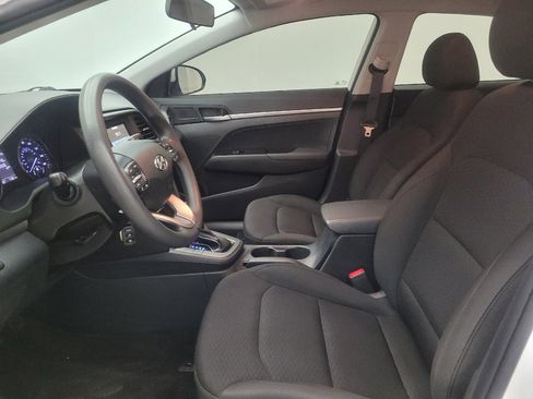 Used 2019 Hyundai Elantra SE w/ Cargo Package FWD image 17