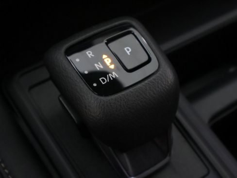 Used 2024 Nissan Pathfinder S image 47