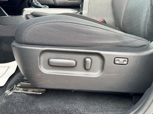 Used 2021 Toyota Tacoma SR5 w/ Trail Edition image 14