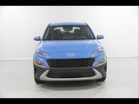Certified 2022 Hyundai Kona SE AWD/4WD image 2