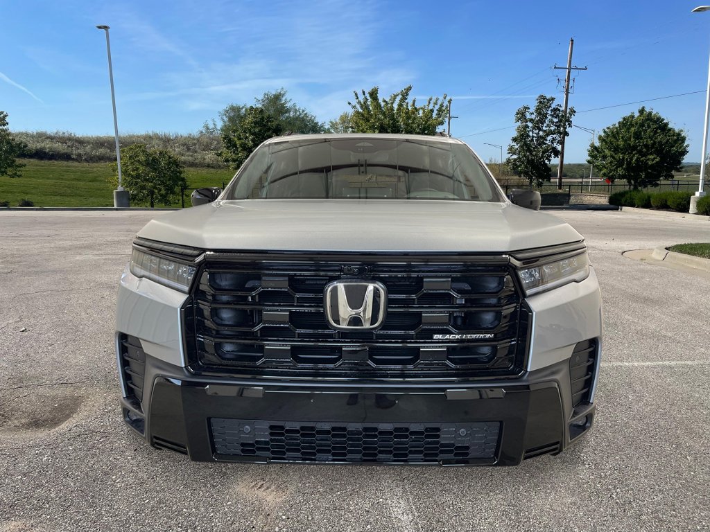 New 2026 Honda Pilot Black Edition image 11