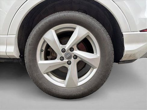 Used 2019 Audi Q3 2.0T Premium AWD/4WD image 9
