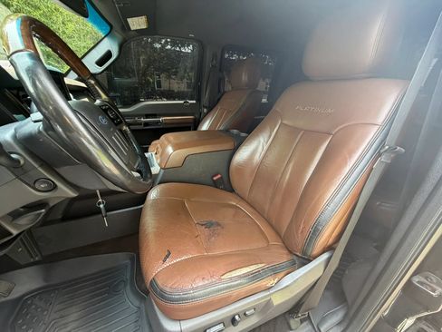 Used 2013 Ford F250 Platinum w/ FX4 Off Road Pkg AWD/4WD image 18