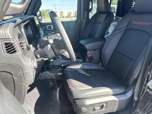 New 2025 Jeep Gladiator Rubicon image 22