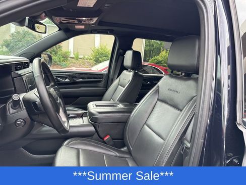 Used 2023 GMC Yukon XL Denali image 16