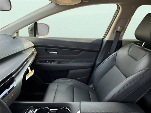 Used 2025 Nissan Murano SV image 17