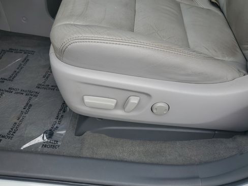 Certified 2018 Toyota Sienna XLE Premium FWD image 20
