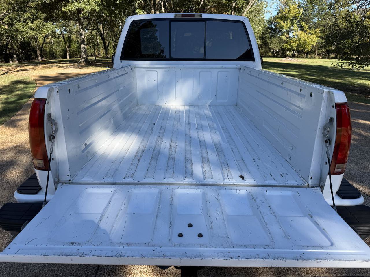 Used 1997 Chevrolet Silverado 1500 4x4 Regular Cab w/ Preferred Equipment Group 2 image 9