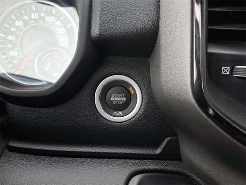 Used 2022 RAM 1500 Big Horn w/ Built-to-serve Edition image 22