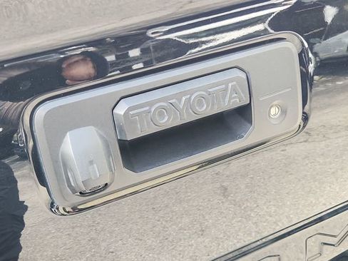 Used 2019 Toyota Tacoma TRD Sport w/ TRD Premium Sport Package AWD/4WD image 30