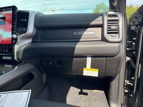 New 2026 RAM 2500 Laramie AWD/4WD image 28