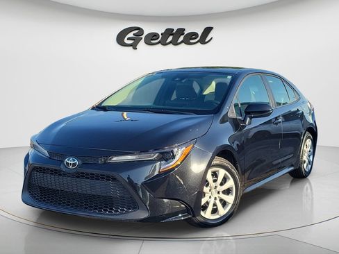 Used 2022 Toyota Corolla LE FWD image 1