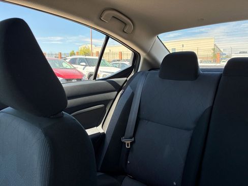 Used 2025 Nissan Versa SV image 34