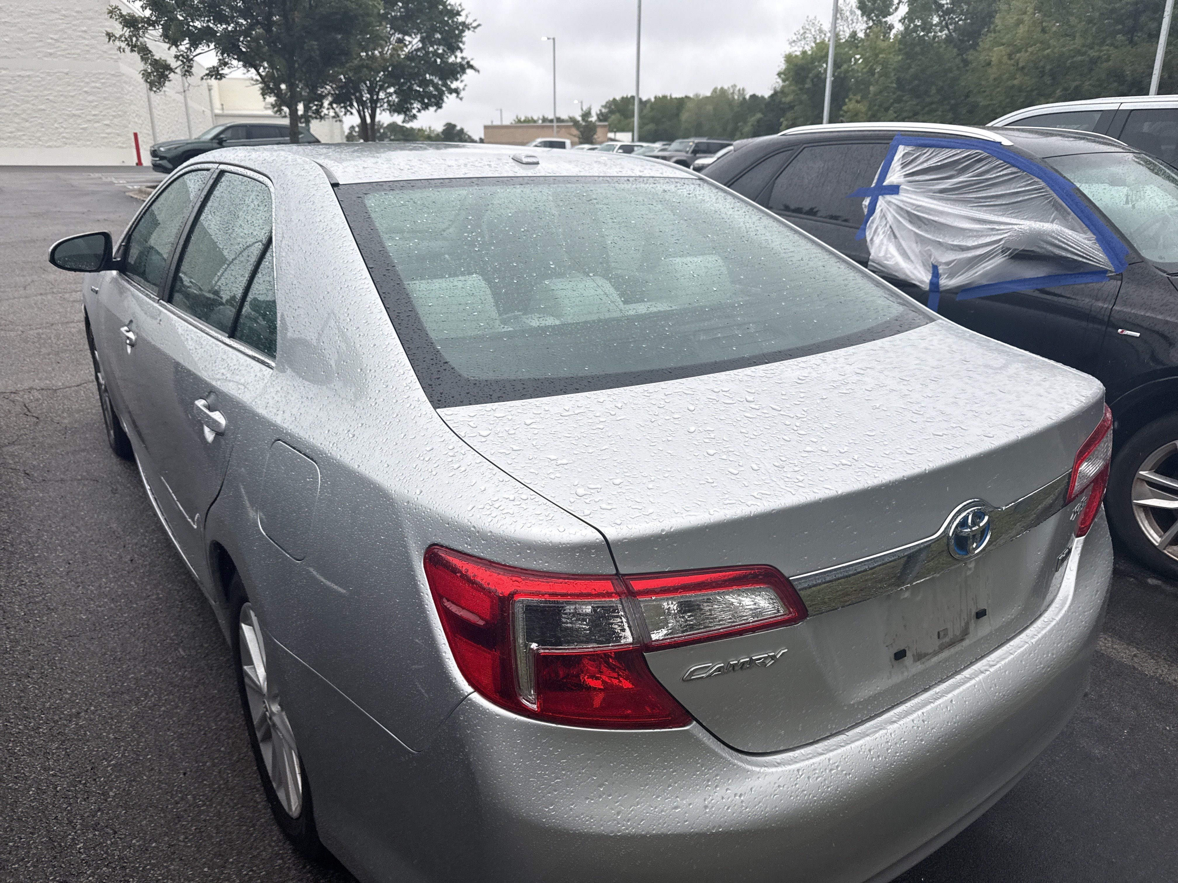 Used 2012 Toyota Camry XLE w/ Convenience Pkg FWD image 9