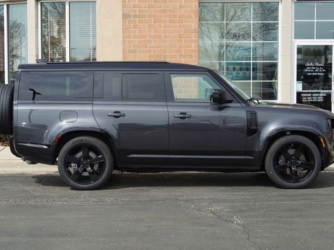 New 2026 Land Rover Defender 130 X-Dynamic SE AWD/4WD image 8