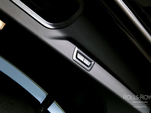 New 2026 Rolls-Royce Cullinan Black Badge image 28